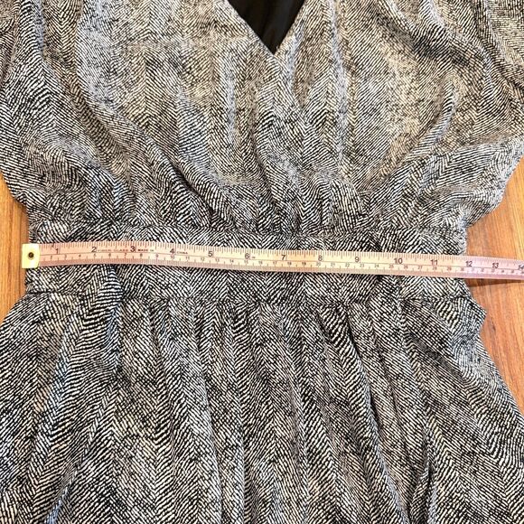 DR2 by Daniel Rainn Black & White Print Faux Wrap Midi Dress Size Medium - Picture 10 of 13